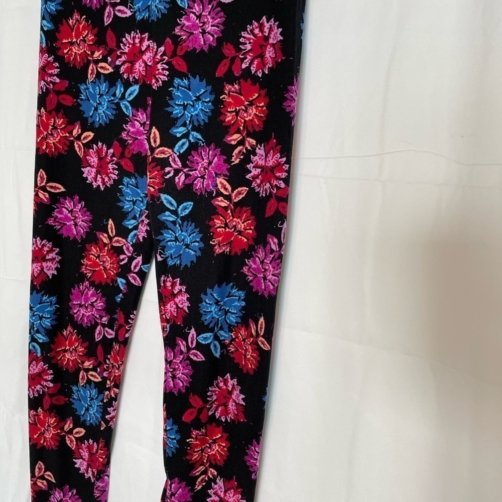 Lularoe Black floral Leggings​​​​​​​​​​​​ - Picture 2 of 6